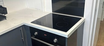 Spacious 5-BD Flat | Sleeps 10 | Parking and WiFi