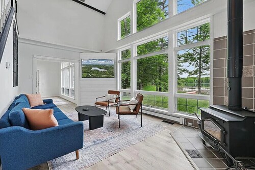 Family friendly lake house 
 -Lucky Rose Escape-