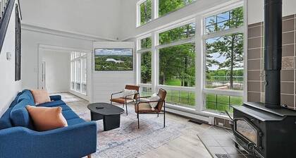 Family friendly lake house
-Lucky Rose Escape-