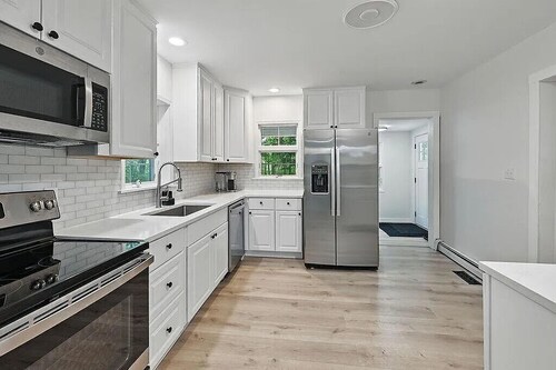 Family friendly lake house 
 -Lucky Rose Escape-