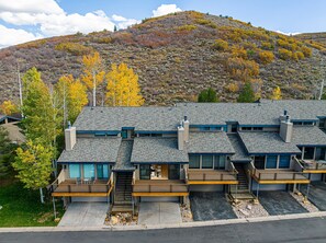 Exterior - Luxury 3-bedroom townhome in Park City / Nearby Skiing and Trials (Park City)