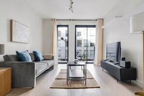 Fernseher, Stereoanlage