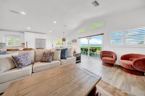 TV, fireplace, video games, books - Waterfront Villa w/Hot Tub• Game Room•Kayaks•Bikes (Palm Harbor)