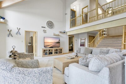 Beautiful Views in Sunrise Beach w/ Boat Slip, Private Dock & Gaming