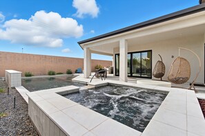 Beheizter Pool