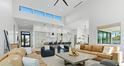 Desert Elegance-Heated Pool & Spa-North Scottsdale