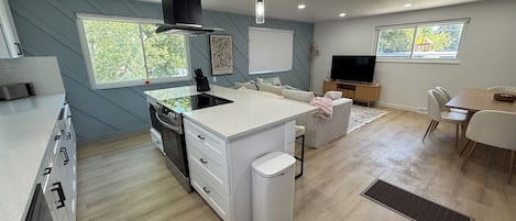 Micro-ondas, fogão, cooktop, lava-louças