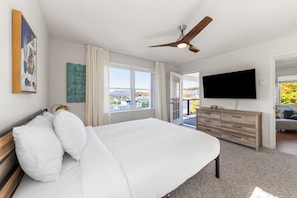 Apartamento superior, vista para a montanha | Edredons de pluma, camas Tempur-Pedic, individualmente decorados