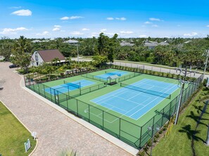 Tennis court - Loggerhead Cay 443 Pet Friendly on the Beach (Sanibel)