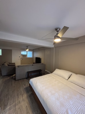 Iron/ironing board, free WiFi, bed sheets