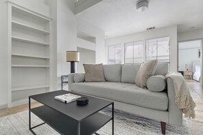 Fernseher, Stereoanlage