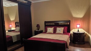 2 bedrooms, desk, free WiFi, bed sheets