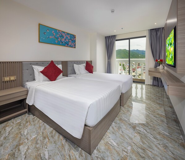 Deluxe Twin Room, City View