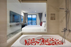 Deluxe-Doppelzimmer, Stadtblick | Badezimmer