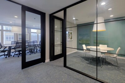 Blueground | Bleachery, pool, nr Charles River