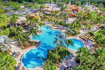 Paseo Grande 3 Bedroom Resort Oasis