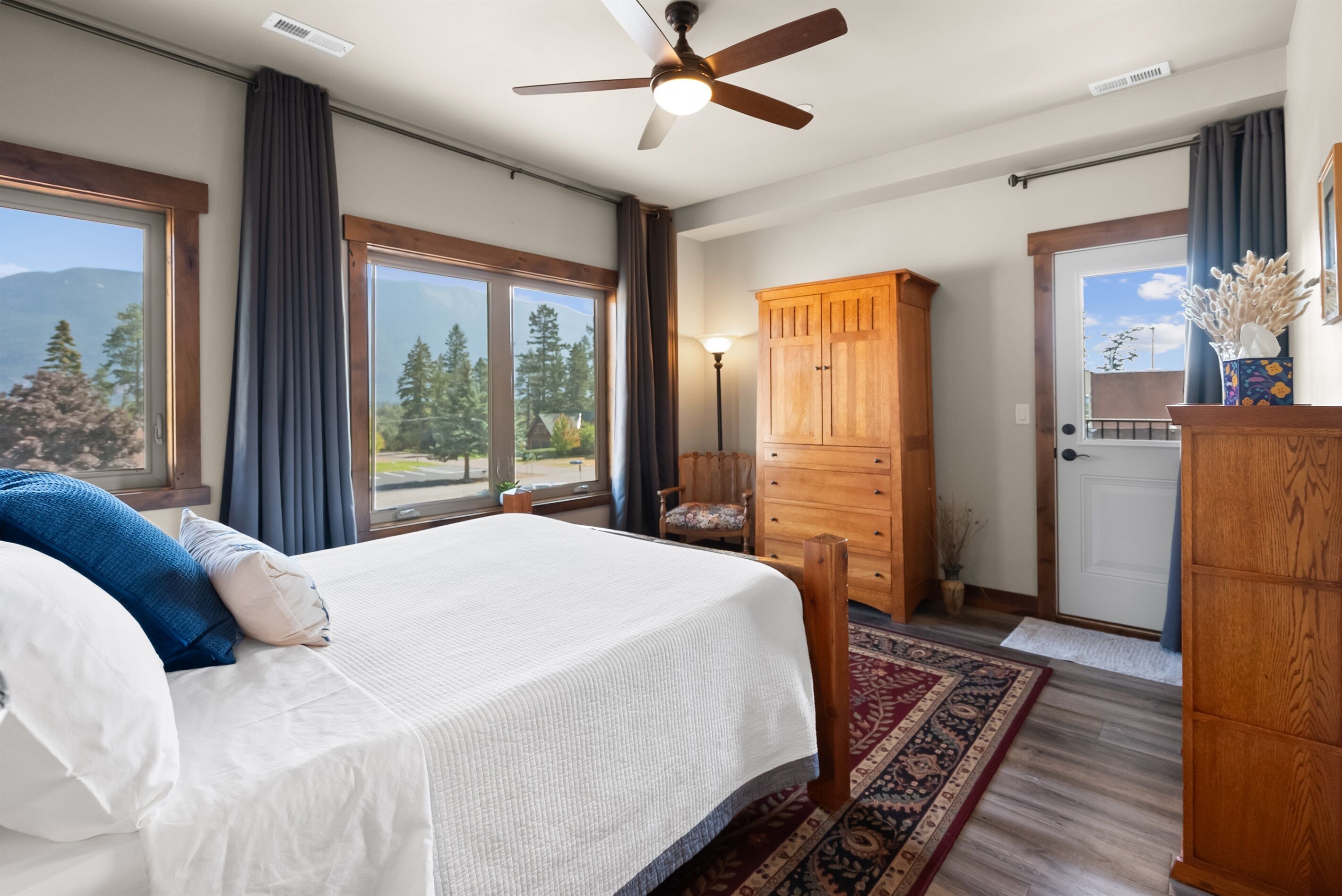 2 عدّة غرف نوم وواي فاي مجانًا وملاءات أسرّة