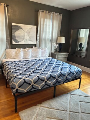 4 habitaciones, escritorio, tabla de planchar con plancha y wifi gratis 