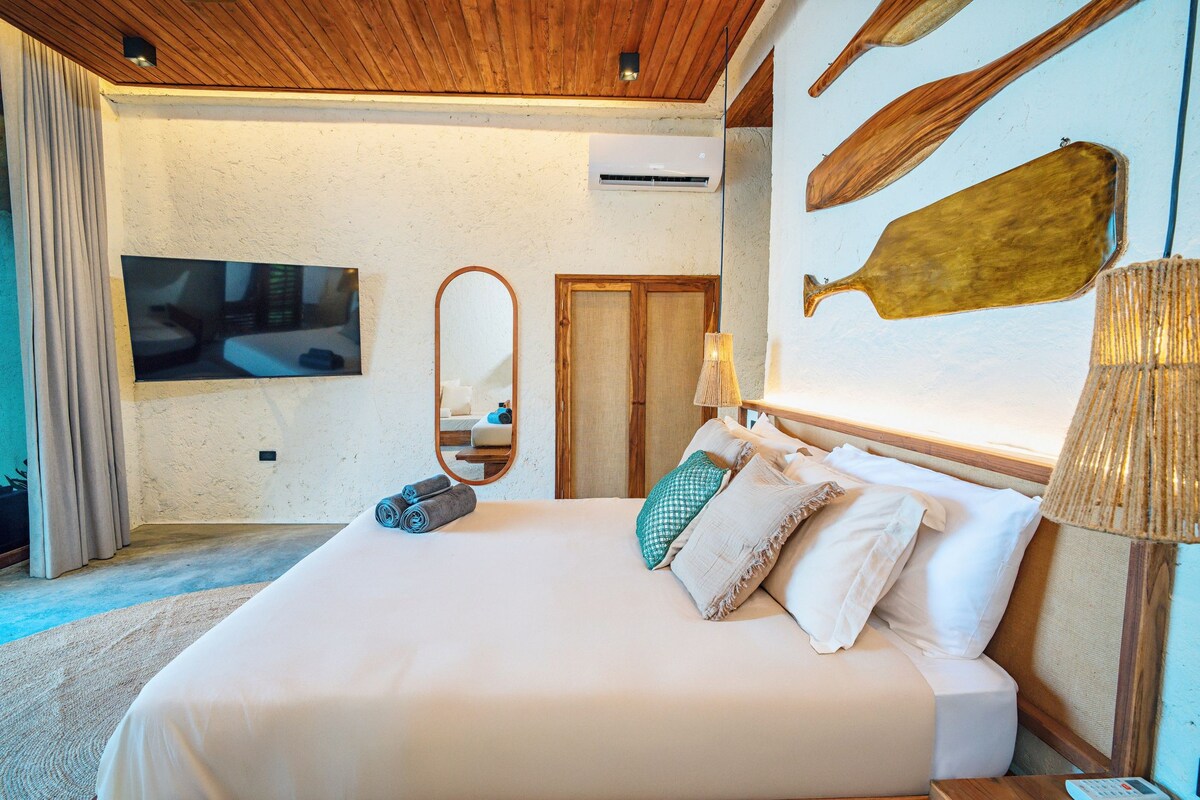 Suite – classic, terrasse, bassengutsikt | Wi-fi (inkludert) og sengetøy