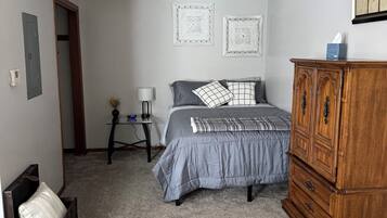 1 bedroom, iron/ironing board, WiFi, bed sheets