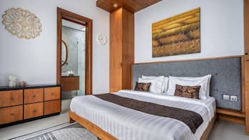 Desk, iron/ironing board, WiFi, bed sheets