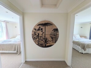 4 slaapkamers, een strijkplank/strijkijzer, wifi, beddengoed