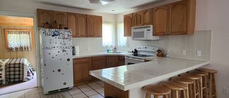 Mikrobølgeovn, ovn og kokeplater