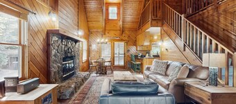 Charming mountain cabin with scenic views and modern comforts