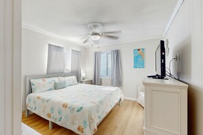 2 bedrooms, iron/ironing board, internet, bed sheets