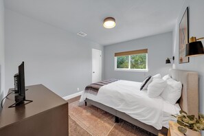 4 bedrooms, WiFi, bed sheets
