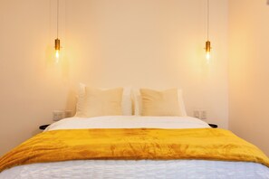 2 dormitorios, tabla de planchar con plancha, wifi gratis y ropa de cama