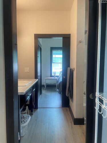 Cozy, private, skiers’ retreat. Centrally located. Long and short stays welcome.