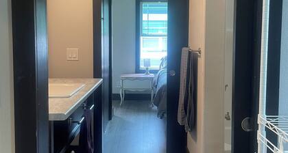 Cozy, private, skiers’ retreat. Centrally located. Long and short stays welcome.