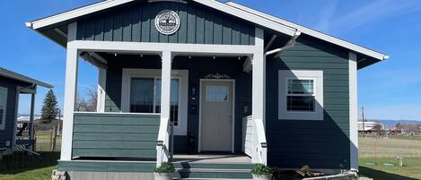 المنشأة من الخارج