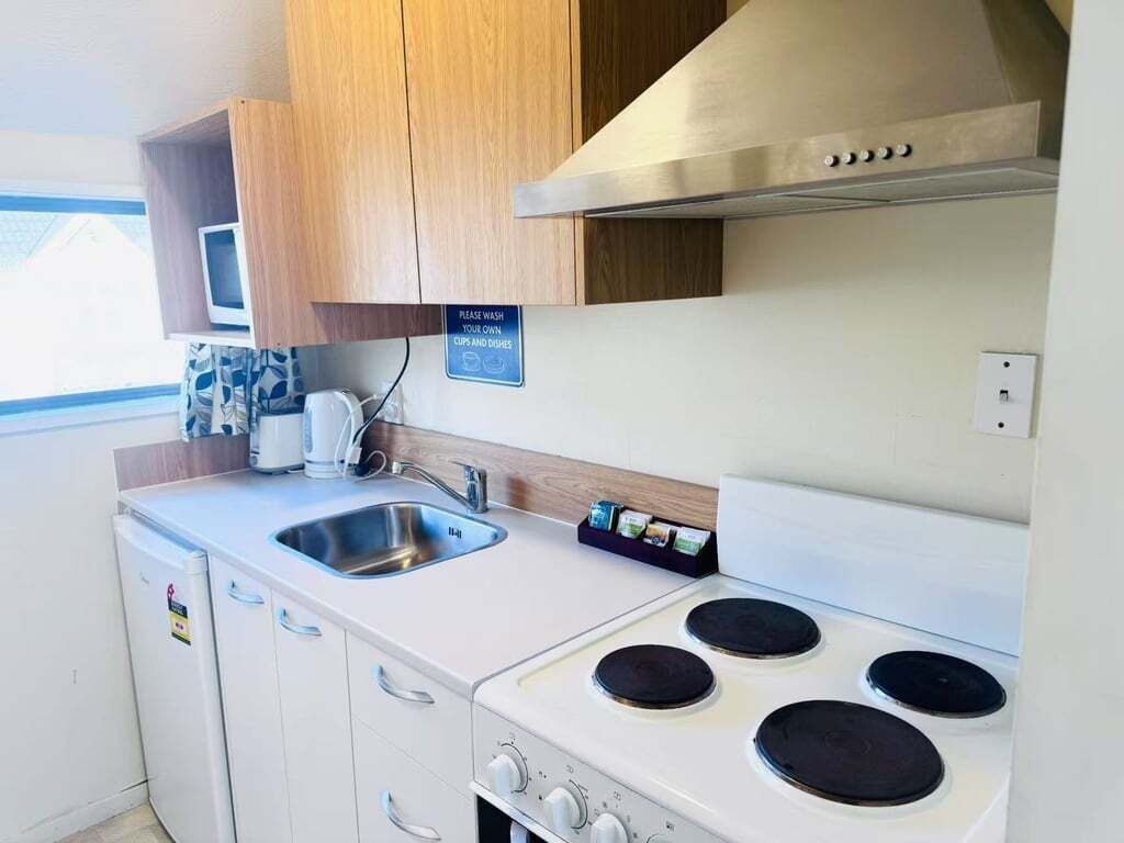 Fridge, coffee/tea maker, electric kettle, toaster