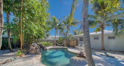 Tropical Retreat • Pool • 1.5 miles to Beach