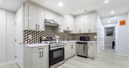 Lovely 2Bedroom/1Bath Private Suite + Free parking + Separate HVAC
Entire Suite!