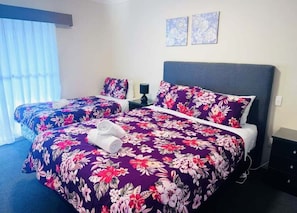 WiFi, bed sheets