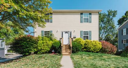 Massive 3BR Stay with Private Office & Extra-Large Living/Dining