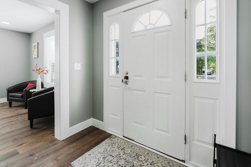 Massive 3BR Stay with Private Office & Extra-Large Living/Dining