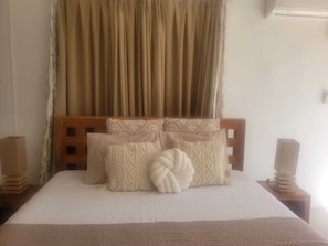 4 habitaciones, tabla de planchar con plancha, internet y ropa de cama