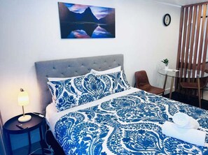 WiFi, bed sheets
