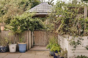 Property grounds - Glen Bank | Ridgestone (Brampton)