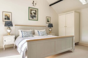 Iron/ironing board, WiFi, bed sheets - Glen Bank | Ridgestone (Brampton)