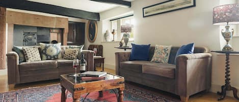 TV, fireplace, offices