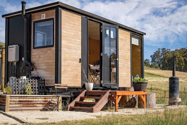 Exterior - Perrys South by Tiny Away (Forth)