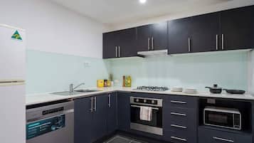 Kühlschrank, Ofen, Herdplatte, Geschirrspüler