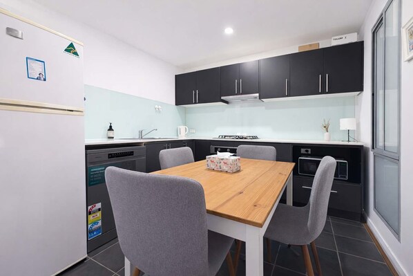 Dining - Stylish 2BR Brunswick Home (Brunswick)