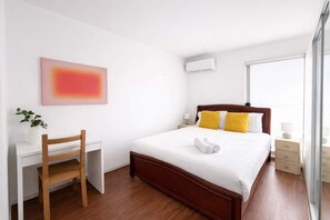 2 slaapkamers, een strijkplank/strijkijzer, wifi, beddengoed