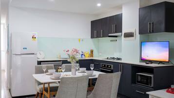 Frigorífic, forn, placa de cuina i rentaplats